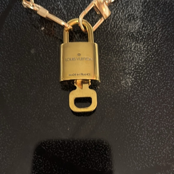 AUTHENTIC LOUIS VUITTON LOCK & KEY NECKLACE - Picture 3 of 6